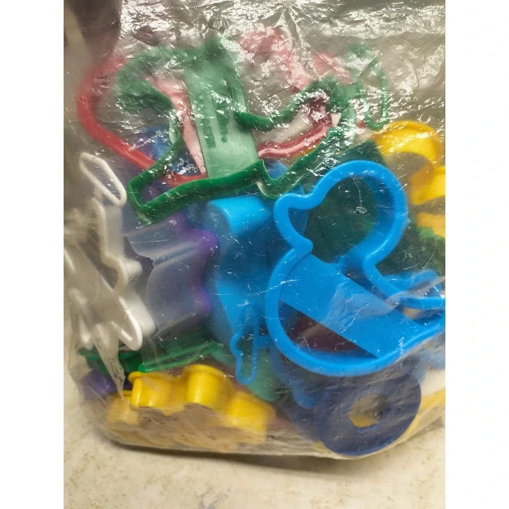 COOKIE CUTTERS Huge Lot Big Bag Crafts Clay Holidays Events‎ Cooky Cookies